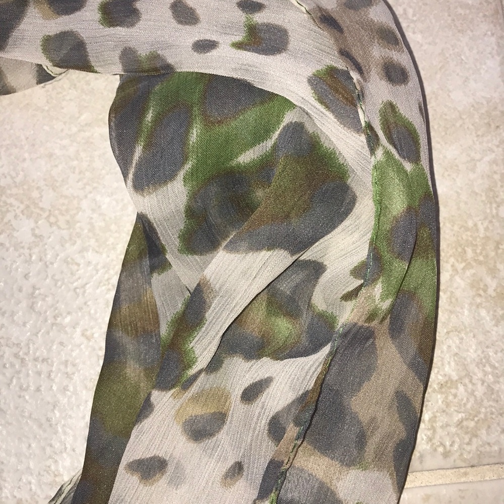 Scarf - Picture 2 of 3